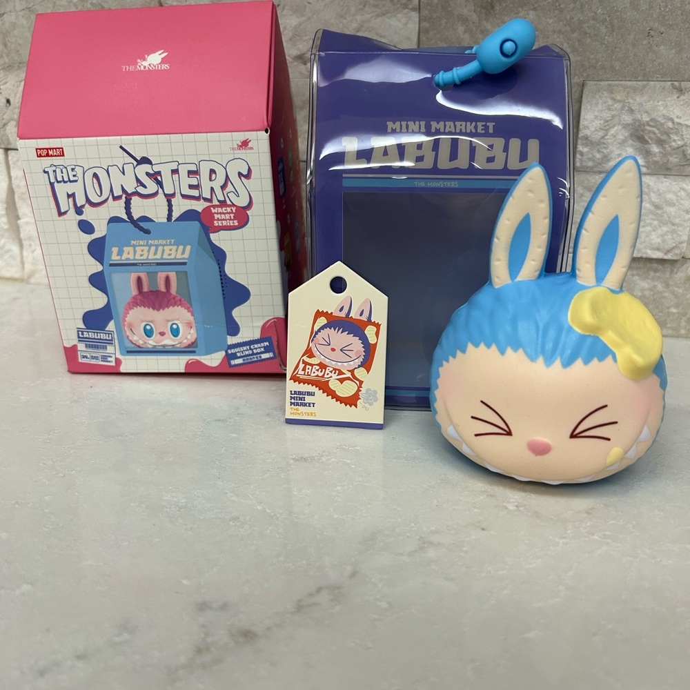Popmart THE MONSTERS Wacky Mart Series-Pinch Pendant Blind Box Milk- Chips